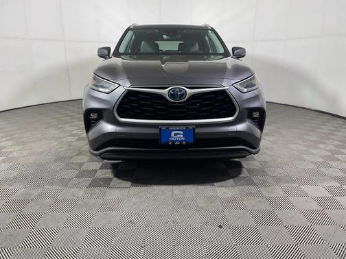 2022 Toyota Highlander Hybrid XLE