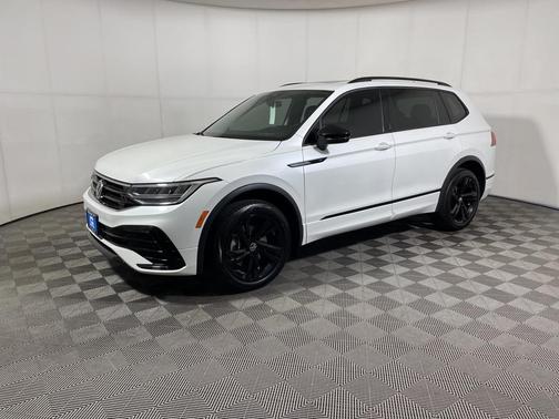 2024 Volkswagen Tiguan 2.0T SE R-Line Black