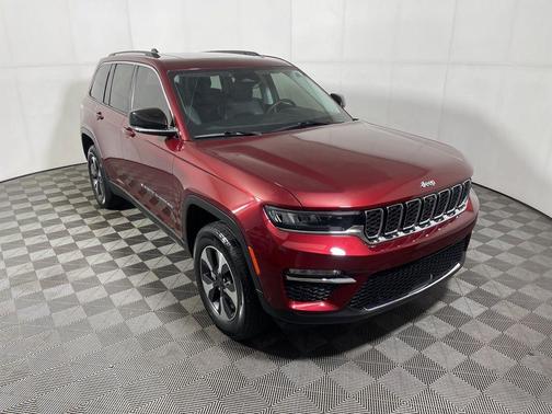 Velvet Red Pearlcoat 2022 Jeep Grand Cherokee 4xe Base