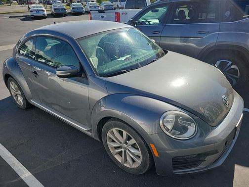 Platinum Gray Metallic 2017 Volkswagen Beetle 1.8T Classic