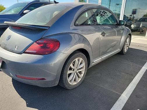 Platinum Gray Metallic 2017 Volkswagen Beetle 1.8T Classic