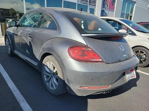 Platinum Gray Metallic 2017 Volkswagen Beetle 1.8T Classic