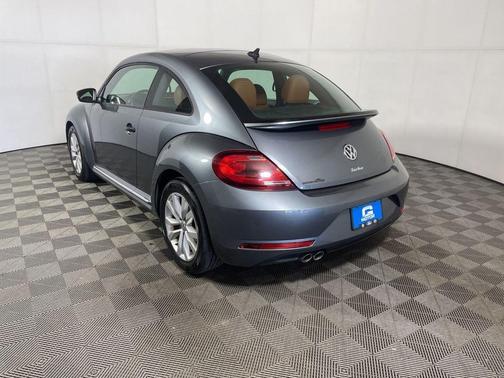 Platinum Gray Metallic 2017 Volkswagen Beetle 1.8T Classic