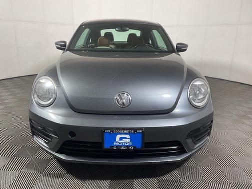Platinum Gray Metallic 2017 Volkswagen Beetle 1.8T Classic