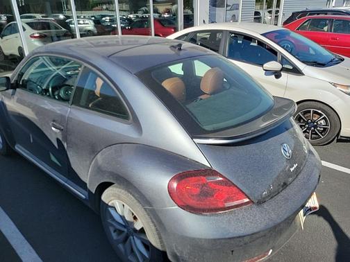 Platinum Gray Metallic 2017 Volkswagen Beetle 1.8T Classic