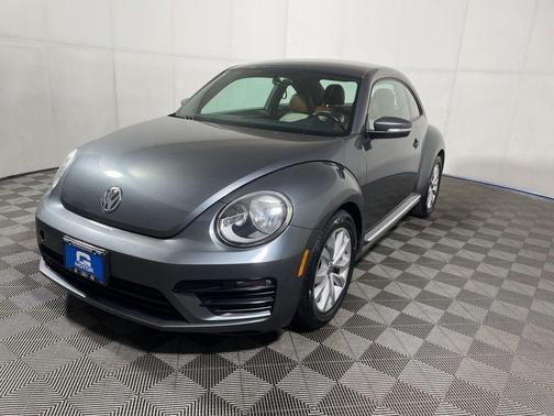 Platinum Gray Metallic 2017 Volkswagen Beetle 1.8T Classic