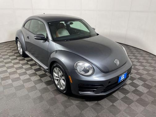 Platinum Gray Metallic 2017 Volkswagen Beetle 1.8T Classic