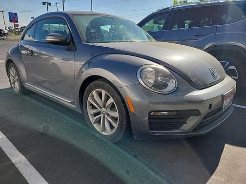 Platinum Gray Metallic 2017 Volkswagen Beetle 1.8T Classic