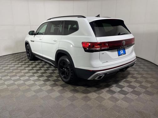2024 Volkswagen Atlas 2.0T Peak Edition SE w/Technology