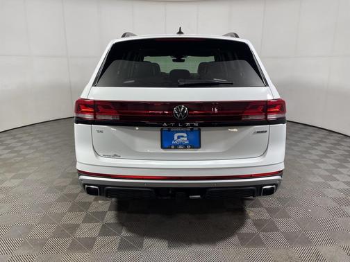 2024 Volkswagen Atlas 2.0T Peak Edition SE w/Technology