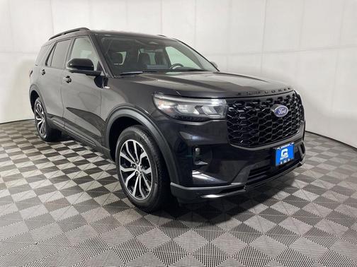 Black Metallic 2025 Ford Explorer ST-Line