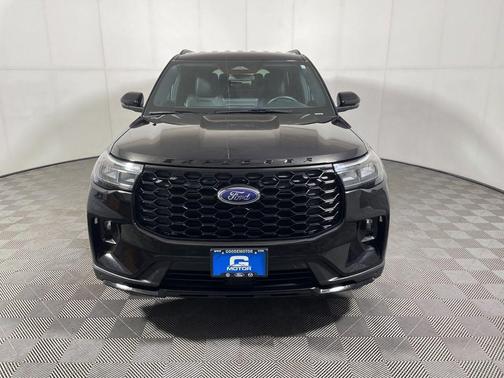 Black Metallic 2025 Ford Explorer ST-Line