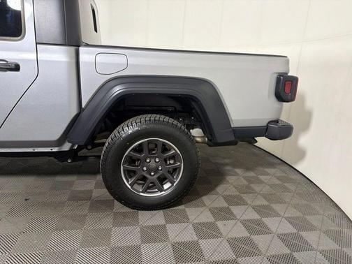 Billet Silver Metallic Clearcoat 2020 Jeep Gladiator Sport