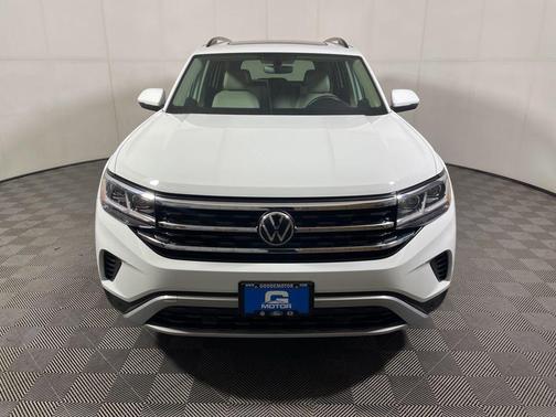 Pure White 2023 Volkswagen Atlas 2.0T SE