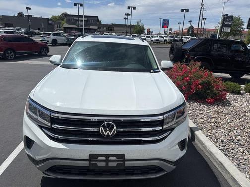 Pure White 2023 Volkswagen Atlas 2.0T SE