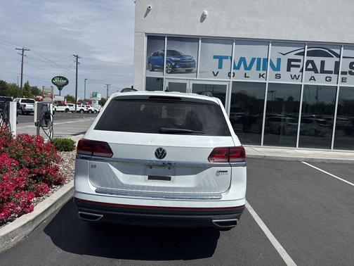 Pure White 2023 Volkswagen Atlas 2.0T SE