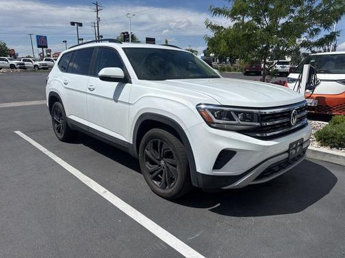 Pure White 2023 Volkswagen Atlas 2.0T SE