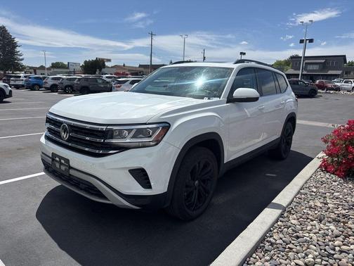 Pure White 2023 Volkswagen Atlas 2.0T SE