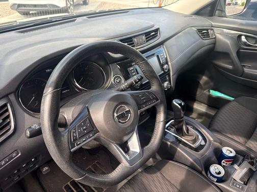 Magnetic Black Pearl 2019 Nissan Rogue SV