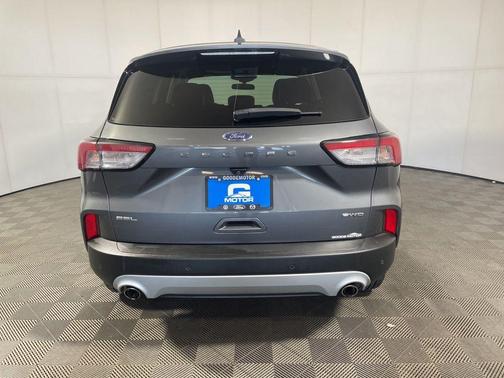 Gray Metallic 2022 Ford Escape SEL