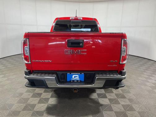 Red 2018 GMC Canyon SLE