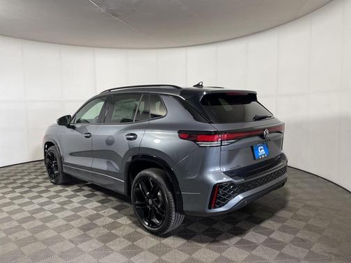 2025 Volkswagen Tiguan 2.0T SE R-Line Black