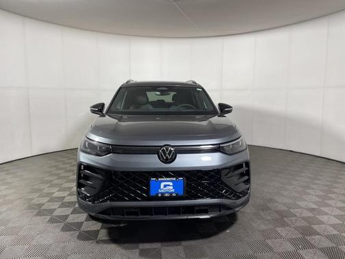 2025 Volkswagen Tiguan 2.0T SE R-Line Black