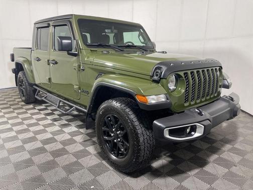 Sarge Green Clearcoat 2023 Jeep Gladiator Sport