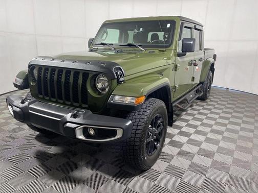 Sarge Green Clearcoat 2023 Jeep Gladiator Sport