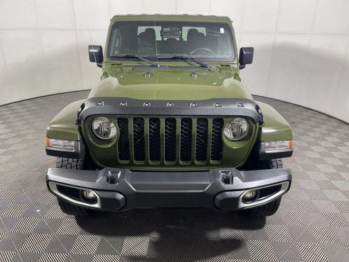 Sarge Green Clearcoat 2023 Jeep Gladiator Sport