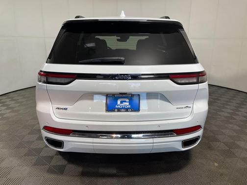 2022 Jeep Grand Cherokee 4xe Overland