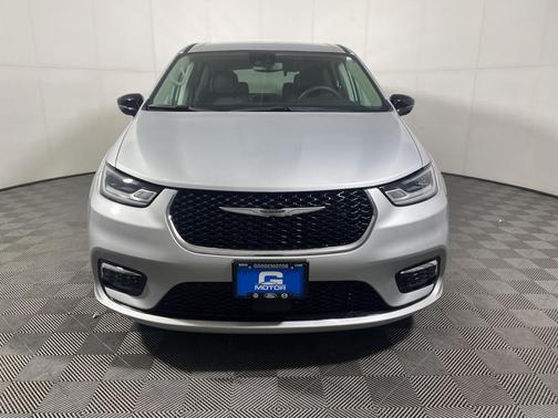 2024 Chrysler Pacifica Touring-L