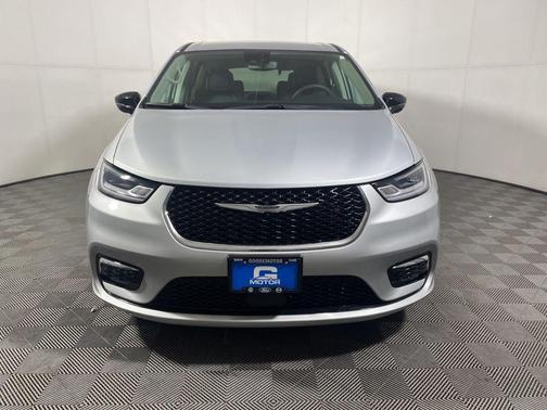 2024 Chrysler Pacifica Touring-L