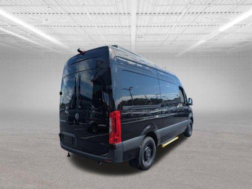 2025 Mercedes-Benz Sprinter 2500 144 WB Standard Roof Passenger