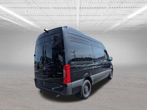 2024 Mercedes-Benz Sprinter 2500 144 WB Standard Roof Passenger