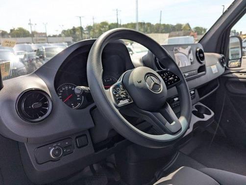 2024 Mercedes-Benz Sprinter 2500 144 WB Standard Roof Passenger