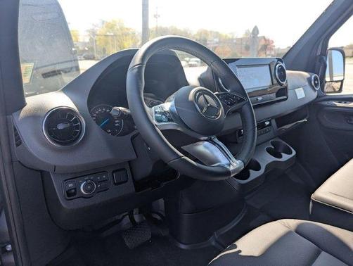 2024 Mercedes-Benz eSprinter 2500 170 WB High Roof Cargo