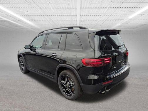 2026 Mercedes-Benz GLB 250 Base 4MATIC