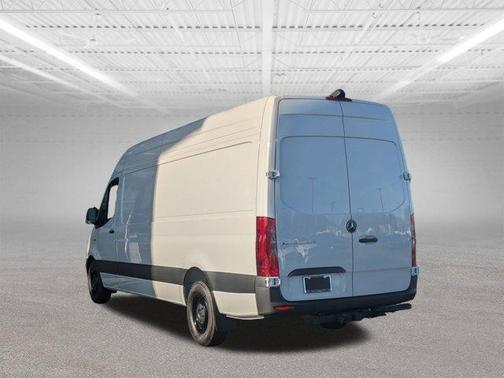 2024 Mercedes-Benz eSprinter 2500 170 WB High Roof Cargo