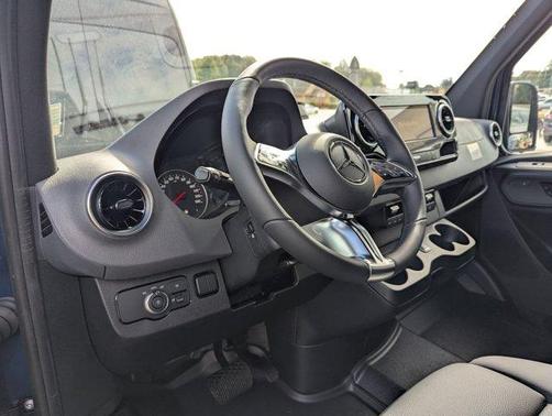2025 Mercedes-Benz Sprinter 2500 High Roof