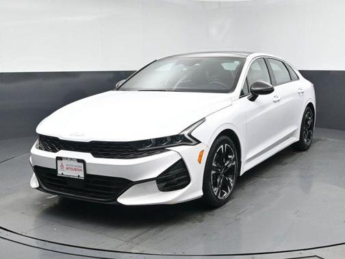 Glacial White Pearl 2023 Kia K5 GT-Line