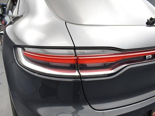 2021 Porsche Macan Base
