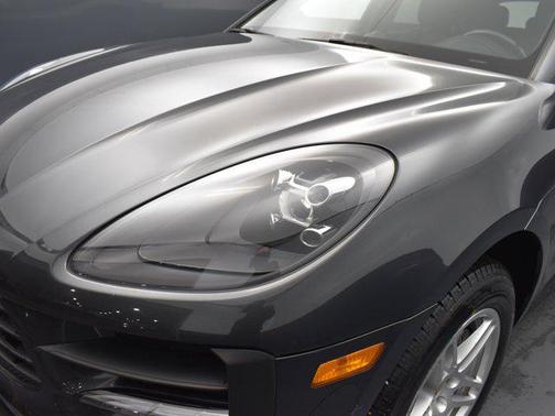 2021 Porsche Macan Base