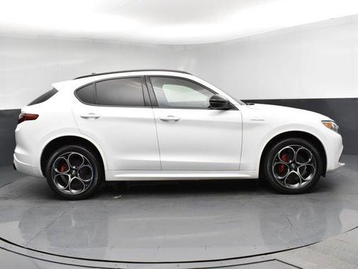 2022 Alfa Romeo Stelvio Ti