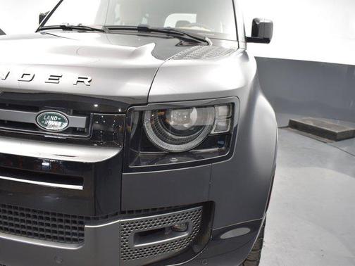 2023 Land Rover Defender 110 V8