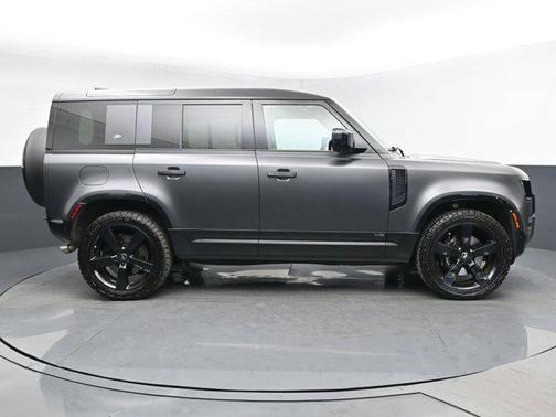 2023 Land Rover Defender 110 V8