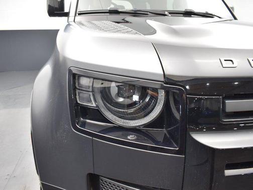 2023 Land Rover Defender 110 V8