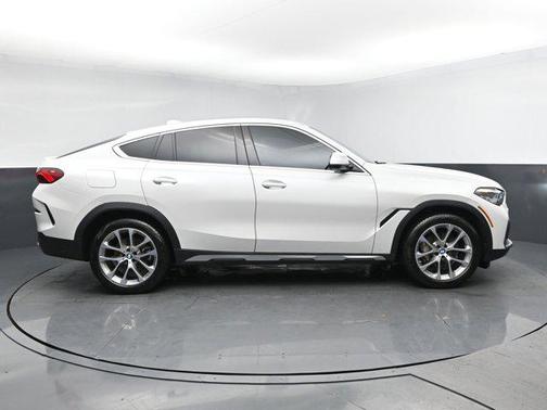 2023 BMW X6 xDrive40i