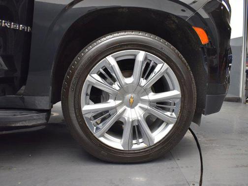 2022 Chevrolet Suburban 4WD High Country