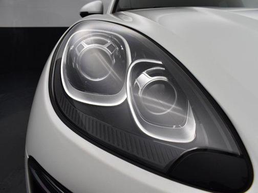 2018 Porsche Macan Base